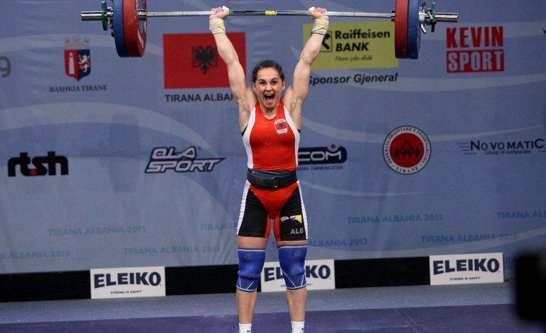 Dy herë kampione bote në peshëngritje. Si e ‘fundosi’ dopingu Romela Begajn