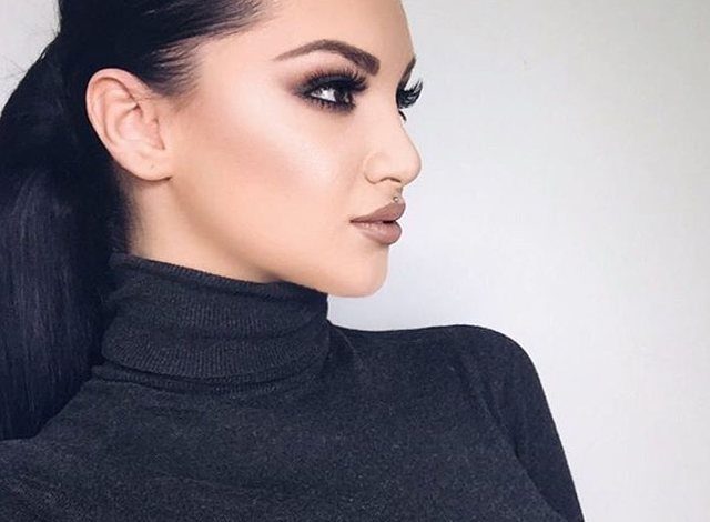 “Sozia” e Samanta Karavellos paska qenë përpara syve tanë dhe nuk e kishim dalluar (FOTO)