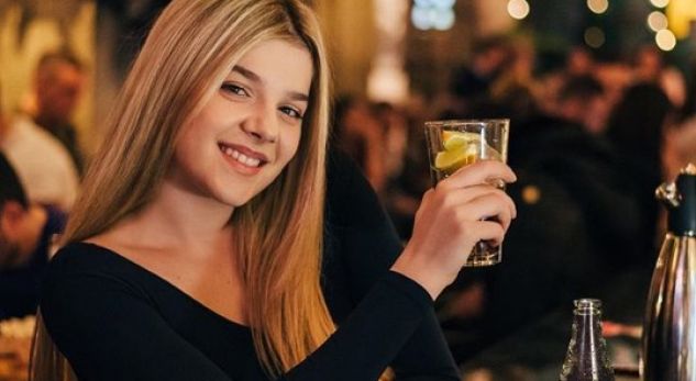 Transformohet Arilena Ara, zbuloni si duket me pamjen e re