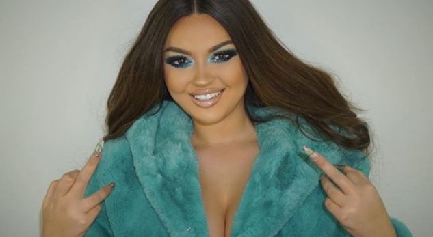 Këngëtarja Enca Haxhia provokon sërish! Ja se si të shkrini një ‘burrë’ me gjuhë (FOTO)