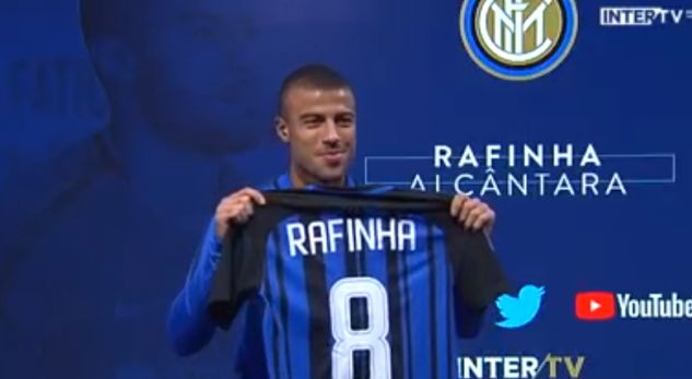 Rafinha zgjedh numrin 8 në fanellë, thotë se mund të luajë në çdo pozitë