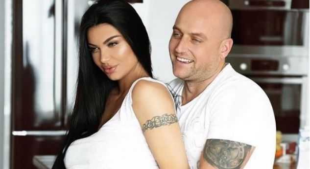 Zaimina publikoi foto me partnerin, por ja detaji që ju ka shpëtuar (FOTO)