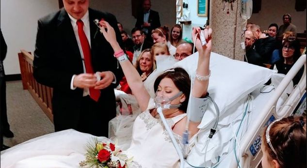 HISTORIA E TRISHTË/ Nusja me kancer qe u martua 18 orë para se të vdiste (FOTO)