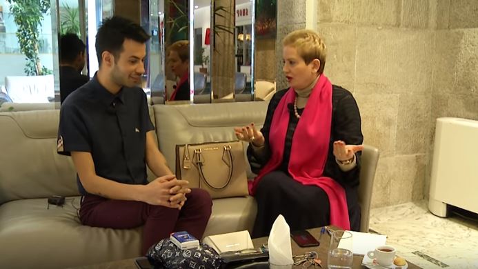 Deputetes së PD-së i zbrazin çantën e shtrenjtë, ja çfarë kishte brenda