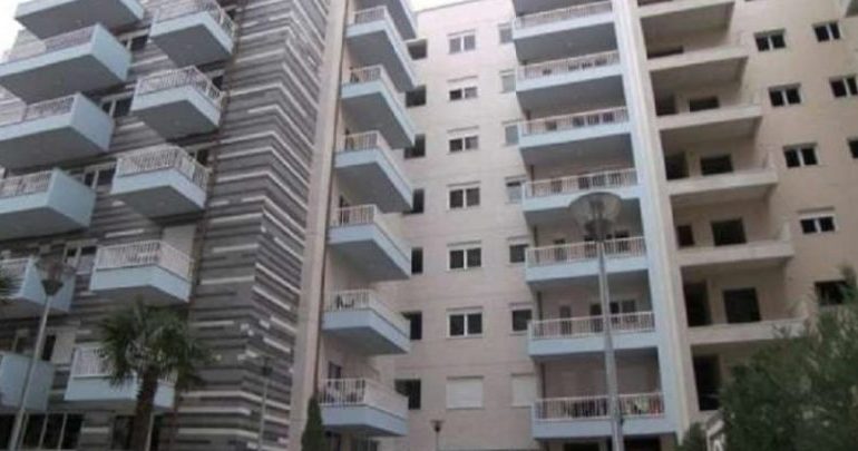 ‘As 10 e as 20’/ Ja sa vite i duhen një çifti shqiptar për të blerë një shtëpi