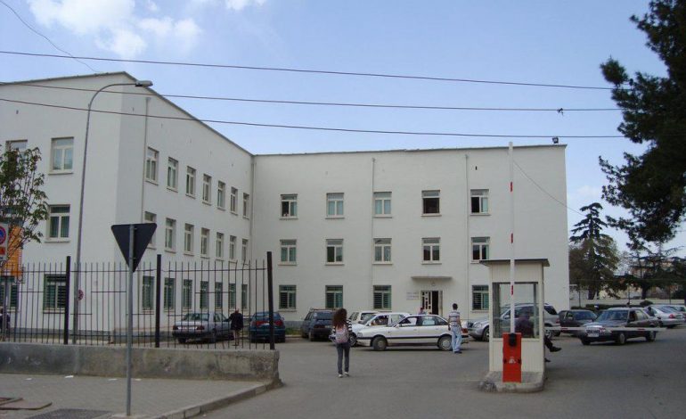 SITUATA ME FRUTHIN/ Instituti i Shëndetit Publik: Ka arritur në 45 numri i të prekurve