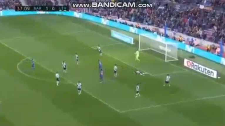 (VIDEO) Barcelona dyfishon shifrat ndaj Levantes, shënon Suarez