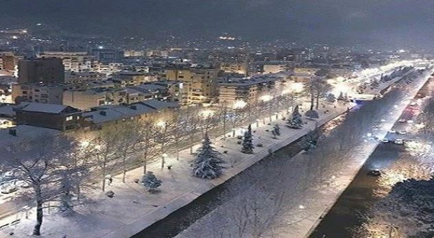 PARASHIKIMI I “FRIKSHËM”/ Dëbora e parë e plotë në Tiranë? Ja ç’thonë METEROLOGËT