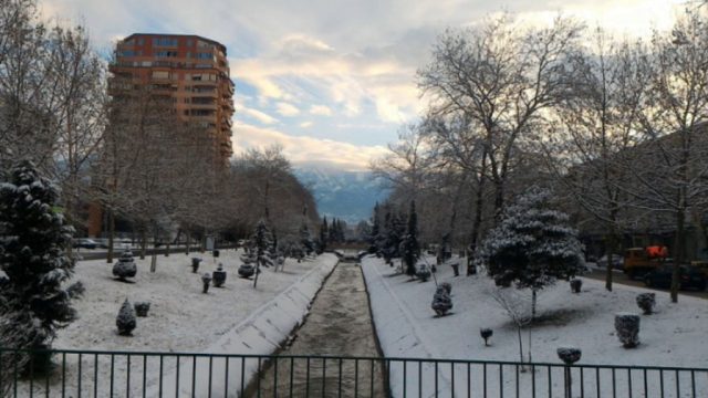 Tirana do të mbulohet nga bora këtë javë, këto do të jenë ditët më të ftohta të janarit