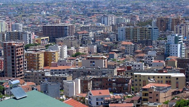 Ndërtimet pa leje/ Publikohet lista e 470 pronarëve që marrin 300 milionë lekë (EMRAT)