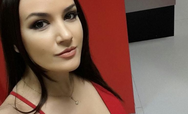 Bora Zemani më seksi se kurrë! Ekspozon… (FOTO)