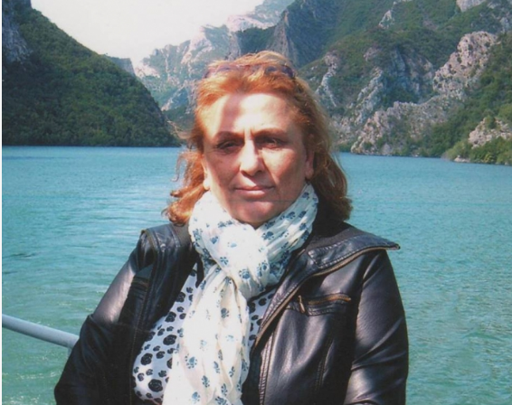 Vajza e Lazgush Poradecit revoltohet keq: Ka 22 vjet që kodoshët e qytetit dhe qeverisë së çizmeve fshehin… (FOTO)