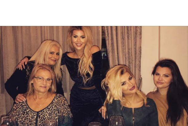 Getoari dhëndri i preferuar i familjes Vjollca: Me “gratë e fisit” drejt e në Itali! (FOTO)