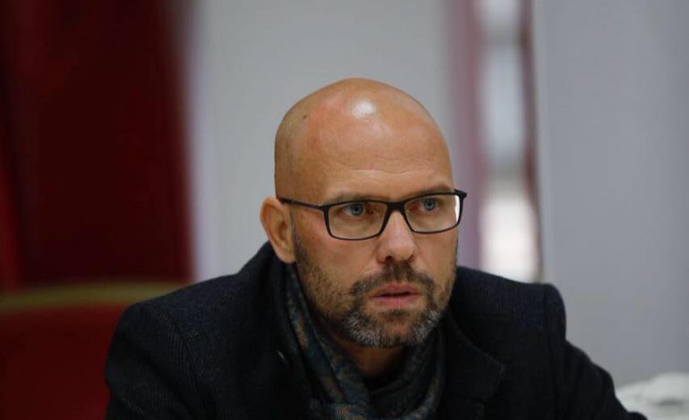 Qeveria do të KOMPENSOJË qiranë e Arta Markut/ Reagon ashpër Manjani: Vendim i paligjshëm
