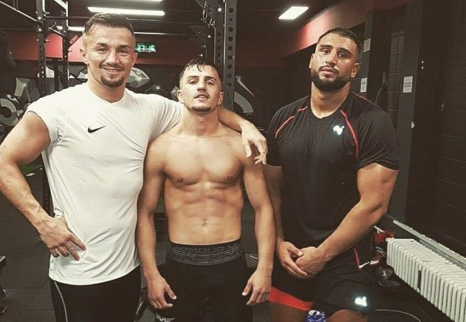 BOKS/ Elvis Hetemi e mposht çekun Eschner në kategorinë super të mesme (FOTO)
