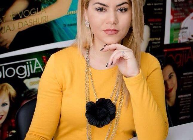 Aksidentohet psikologia e emisionit me “Me zemër të hapur”, e përplas shoferja 18-vjeçare (VIDEO)