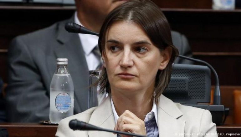 Kryeministrja Brnabiç ‘kërcënon’: Serbia në BE, edhe pa njohjen e Kosovës