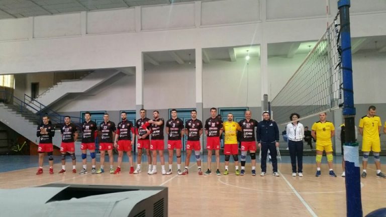Partizani merr arratinë, Vllaznia kampione humbet edhe në Korçë