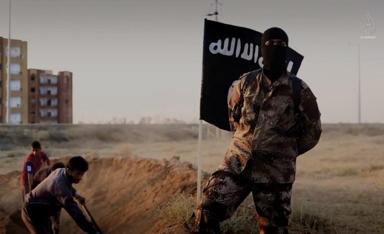 VIDEO/ DW: Mbi 100 të rinj shqiptarë janë nisur në Siri për të luftuar krah ISIS, ja gjendja e islamit radikal