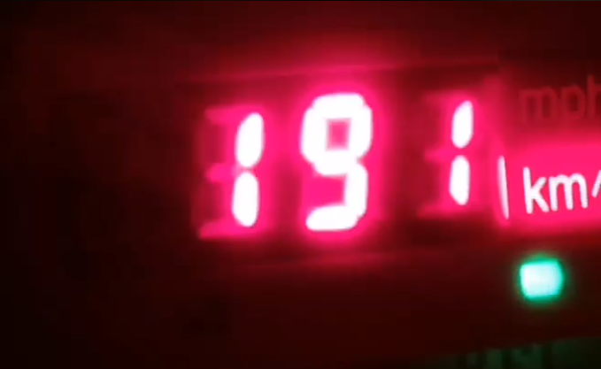 Shpejtësi SKËTERRË në autostradë, deri në 211 km/orë. Policia tërheq 21 patenta (VIDEO)