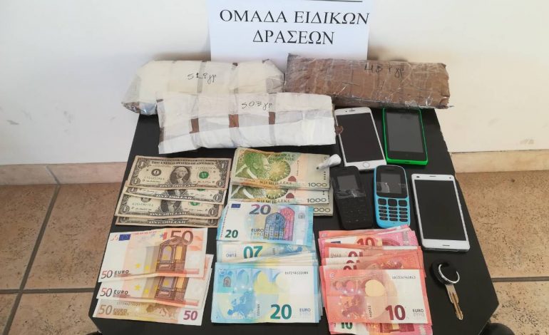 Policia iu vihet nga pas, kap shqiptarin dhe dy grekë me heroinë në Prevezë (FOTO)