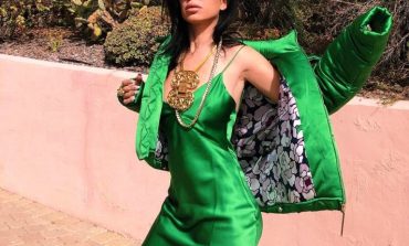 Blogerja shqiptare “topless” në rrugët e Nju-Jorkut, me fustanin 1750 dollarë (FOTO)