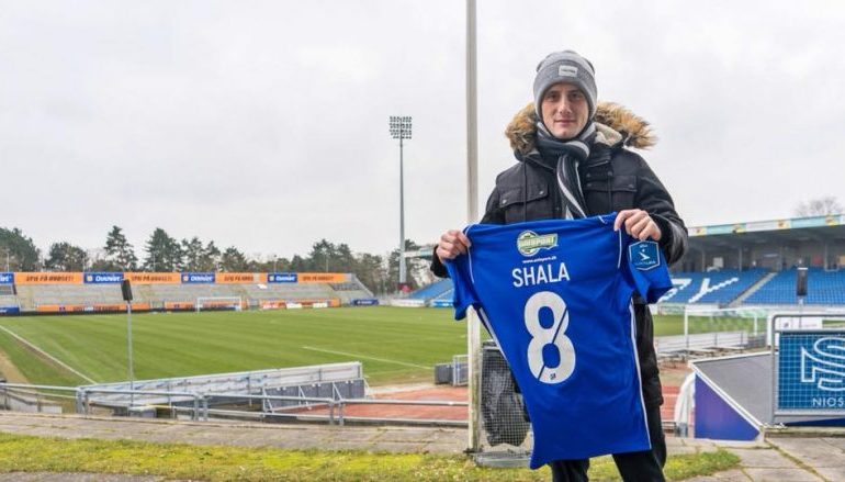 Shala dhe Lyngby dhurojnë një fanellë dhe dy bileta për tifozët