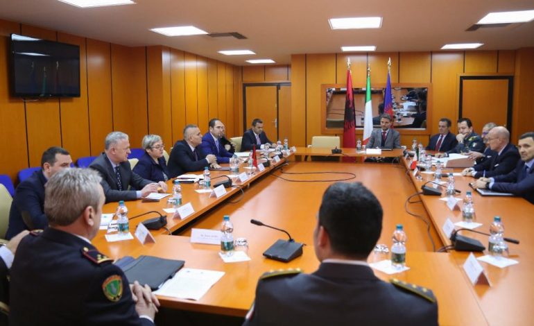 KRIMI I ORGANIZUAR/ Veliu takon delegacionin italian: Kanabisi do luftohet nga të dy shtetet