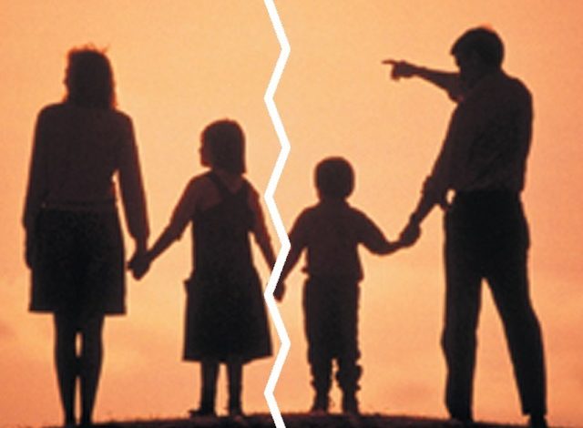 Britma dhe lot në zyrën e Përmbarimit në Pukë, dy vëllezërit e mitur ndahen pas divorcit të prindërve (FOTO)