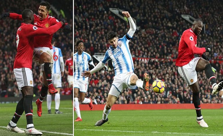 Lukaku zhbllokon, Sanchez vulos fitoren ndaj Huddersfield