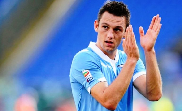Lazio, tre “gjigandë” të Premier League interesohen për De Vrij