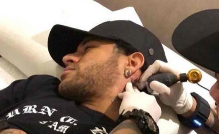 Tre pëllumba mbas veshi, ja domethënia e tatuazhit të ri të Neymar