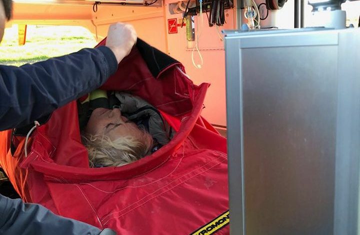 PAMJET E RËNDA/ E bllokuar prej 4 ORËSH në lumin e Vlorës, gruaja shpëtohet me helikopter (FOTO)