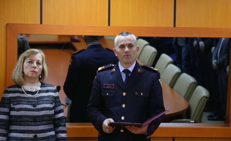 Ardi Veliu e nis takimin e parë si drejtor me dy certifikata nderi. Ja kush ja dorëzoi