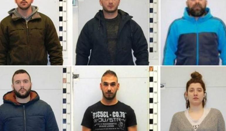 Policia greke publikon FOTOT E SHQIPTARËVE. Njihuni me ata që e “mbushën” Athinën me kanabis (EMRAT)