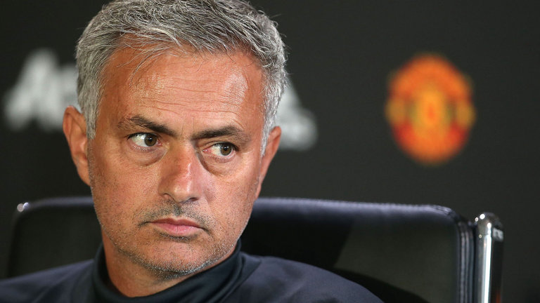 Jose Mourinho: Manchester United do nënshkruajë me një tjetër mesfushor
