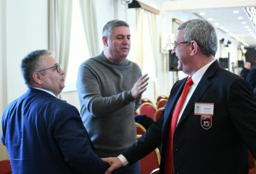 FOTOT: Pas akuzave, Fino dhe Duka shtrëngojnë duart si “miq”