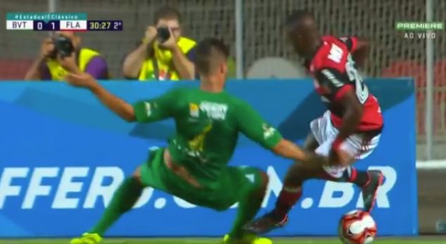 VIDEO/ Talenti i Real Madridit Vinicius ‘thyen’ kundërshtarin