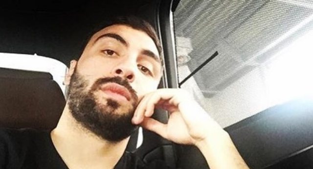 Ledri Vula në shtrat me një femër, detaji në foto nxori zbuluar reperin