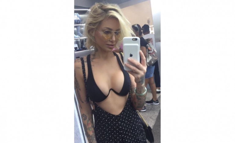 Tina Louise, “mbretëresha” e palestrës që po çmend fansat. Del nudo në fotot e fundit