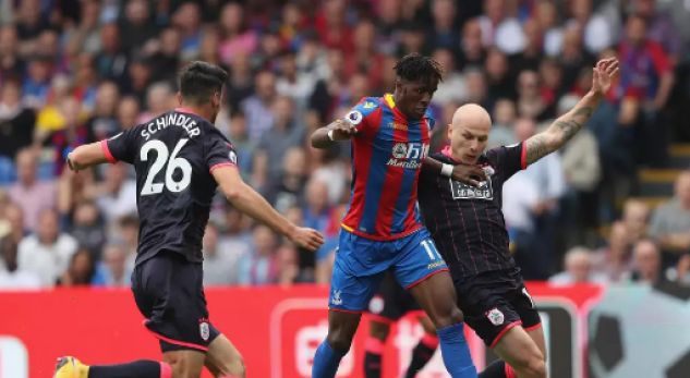 Tottenham e rrëmben objektivin e Chelseat dhe Man Cityt?