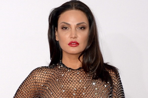 Bleona e nis mëngjesin kështu dhe duket kaq seksi… (FOTO)