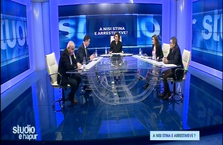 Arrestimi i dy ish-zyrtarëve për SKANDALIN e rrugës/ Artan Hoxha IRONIZON: Duhen ndërruar peshkatarët!