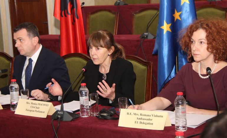 TAKIMI DIPLOMATIK/ Shqipëri-BE, flet Macovei: Duhet të bashkoheni në të mirë të vendit