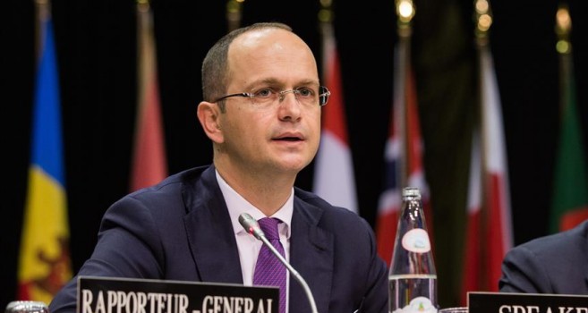 “FALEMINDERIT SHTETEVE TË BE”/ Shtyrja e negociatave për 2019, reagon ministri Bushati