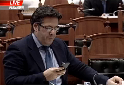 Deputeti i PD: Skandali i Ramës sot në seancë, ky “Dum Babe” është gati…