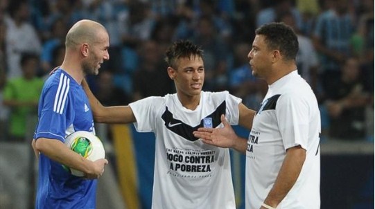 Ronaldo: Real Madrid duhet të nënshkruaj me Neymar