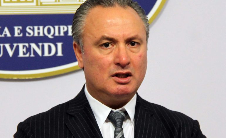 Ish-deputeti dëshmon në gjyqin e FRROKUT: PO! E kam mik dhe i kam shitur një apartament, por…