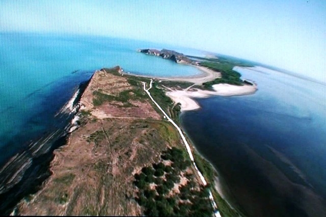 PRURJET E PAKONTROLLUESHME/ Dëmtime në argjinaturën e Mifolit. Rrezikohet LAGUNA e Nartës