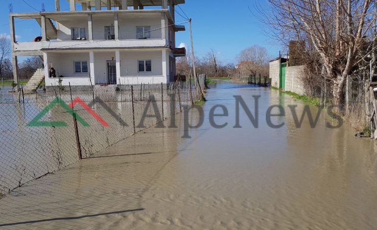 PËRMBYTJET/ Si paraqitet situata e lumit Erzen (FOTO)
